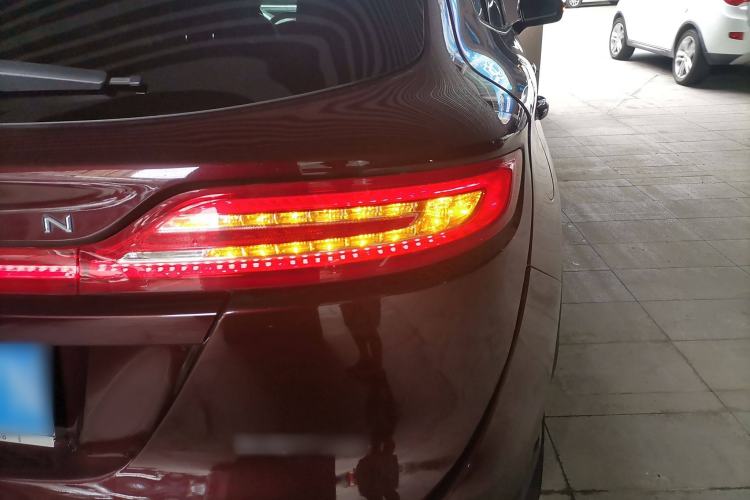 Used Lincoln MKC 2017 2.0T Four-Wheel Drive Zunya Edition Right Rear Taillight