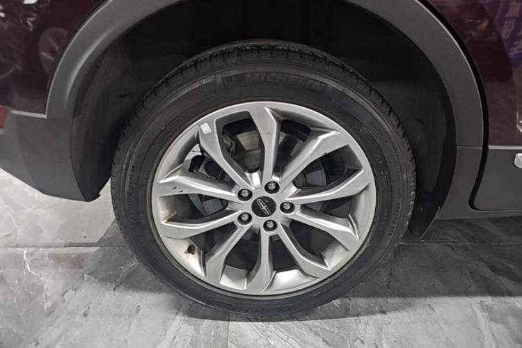 Used Lincoln MKC 2017 2.0T Four-Wheel Drive Zunya Edition Right Rear Wheel Hub