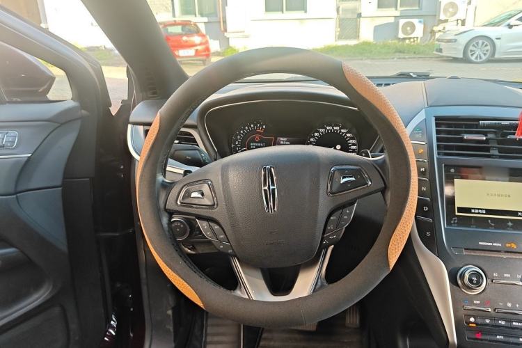 Used Lincoln MKC 2017 2.0T Two-Wheel Drive Deluxe Edition Steering Wheel