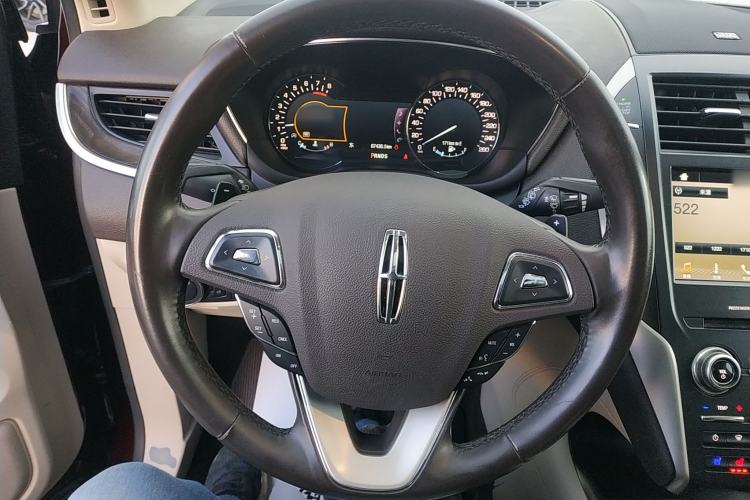 Used Lincoln MKC 2017 2.0T Four-Wheel Drive Zunya Edition Steering Wheel