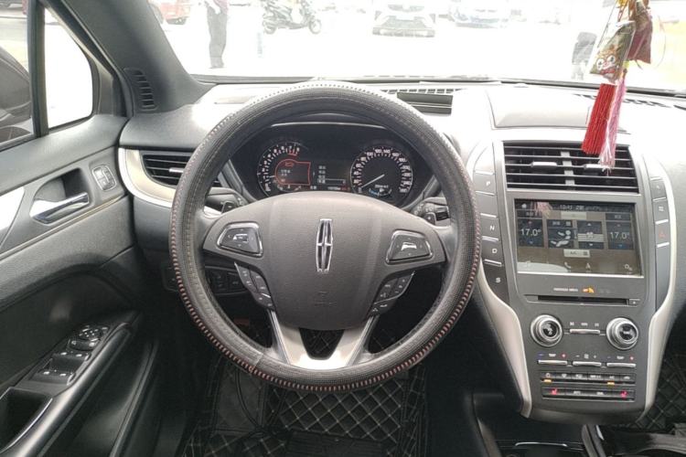 Used Lincoln MKC 2017 2.0T Two-Wheel Drive Deluxe Edition Steering Wheel
