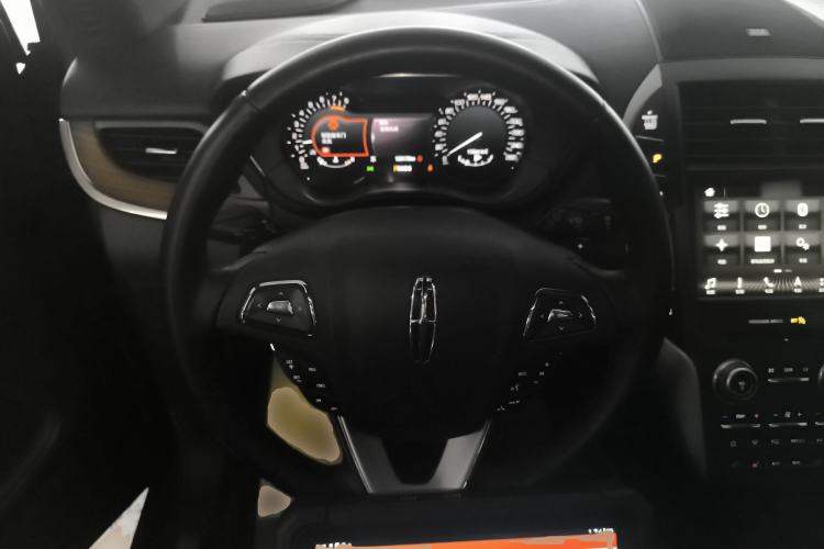 Used Lincoln MKC 2017 2.0T Four-Wheel Drive Zunya Edition Steering Wheel