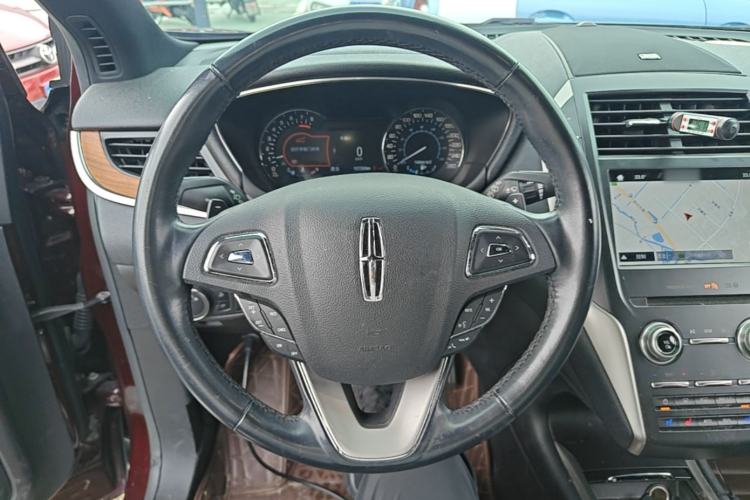 Used Lincoln MKC 2017 2.0T Two-Wheel-Drive Luxury Edition Steering Wheel