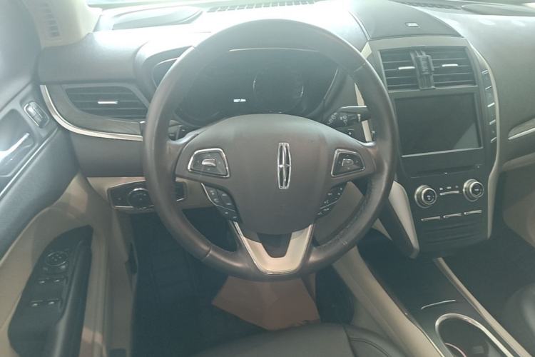 Used Lincoln MKC 2017 2.0T Two-Wheel-Drive Luxury Edition Steering Wheel