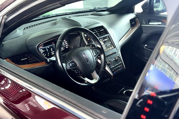 Used Lincoln MKC 2017 2.0T Four-Wheel Drive Zunya Edition Steering Wheel