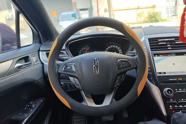 Used Lincoln MKC 2017 2.0T Two-Wheel Drive Deluxe Edition Steering Wheel