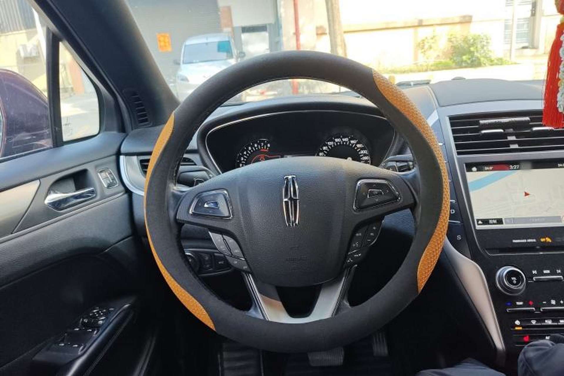 Used Lincoln MKC 2017 2.0T Two-Wheel Drive Deluxe Edition Steering Wheel