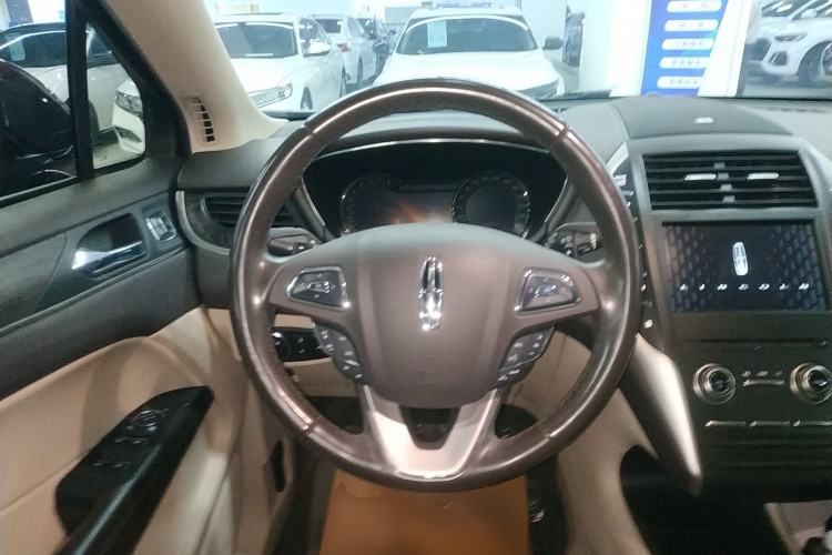 Used Lincoln MKC 2017 2.0T Two-Wheel-Drive Luxury Edition Steering Wheel
