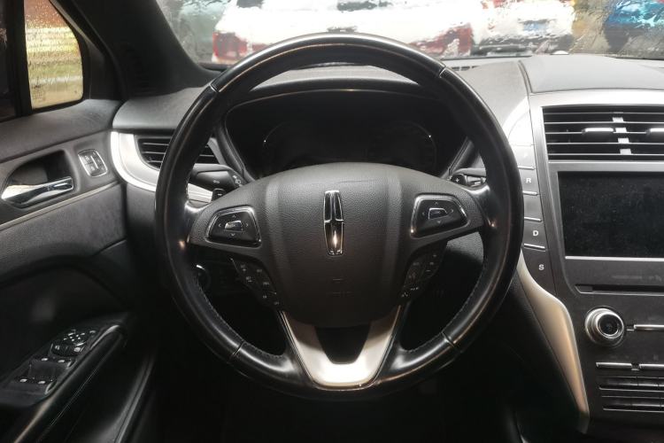 Used Lincoln MKC 2017 2.0T Two-Wheel Drive Deluxe Edition Steering Wheel