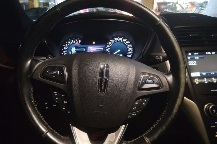 Used Lincoln MKC 2017 2.0T Two-Wheel-Drive Luxury Edition Steering Wheel