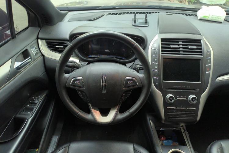 Used Lincoln MKC 2017 2.0T Two-Wheel Drive Zunyue Edition Steering Wheel