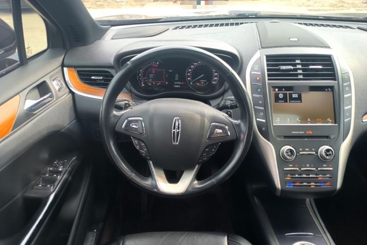 Used Lincoln MKC 2017 2.0T Four-Wheel Drive Zunya Edition Steering Wheel