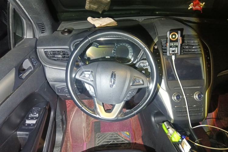 Used Lincoln MKC 2017 2.0T Two-Wheel Drive Deluxe Edition Steering Wheel