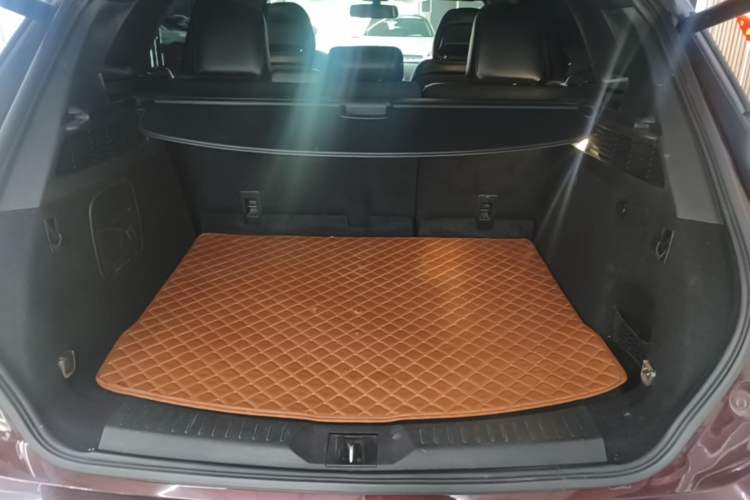 Used Lincoln MKC 2017 2.0T Two-Wheel Drive Deluxe Edition Trunk