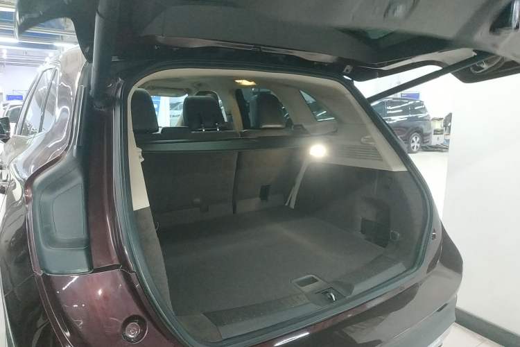 Used Lincoln MKC 2017 2.0T Two-Wheel-Drive Luxury Edition Trunk