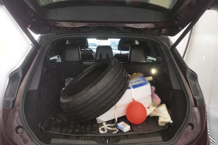 Used Lincoln MKC 2017 2.0T Two-Wheel Drive Deluxe Edition Trunk