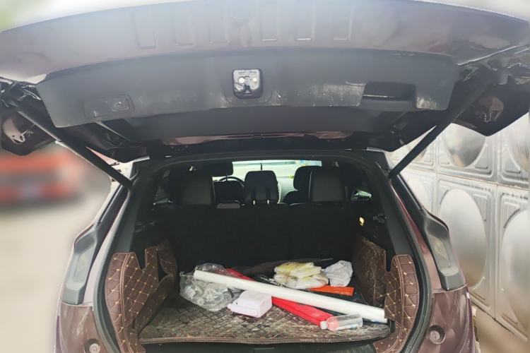 Used Lincoln MKC 2017 2.0T Two-Wheel Drive Deluxe Edition Trunk