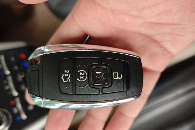 Used Lincoln MKC 2017 2.0T Two-Wheel Drive Deluxe Edition Vehicle Key