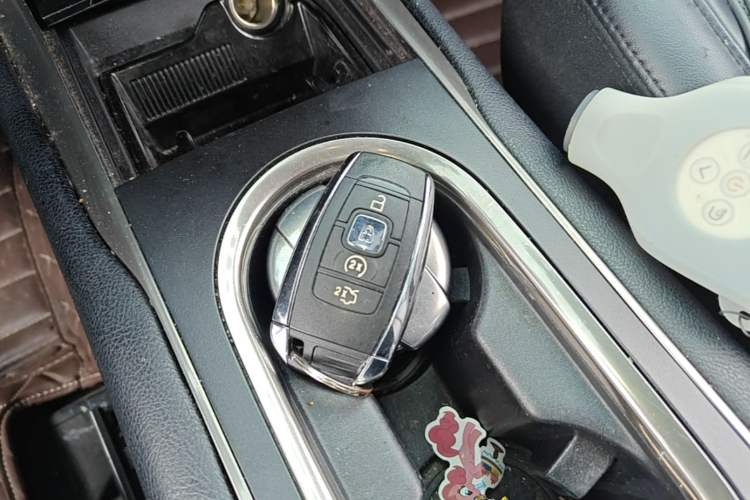 Used Lincoln MKC 2017 2.0T Two-Wheel-Drive Luxury Edition Vehicle Key