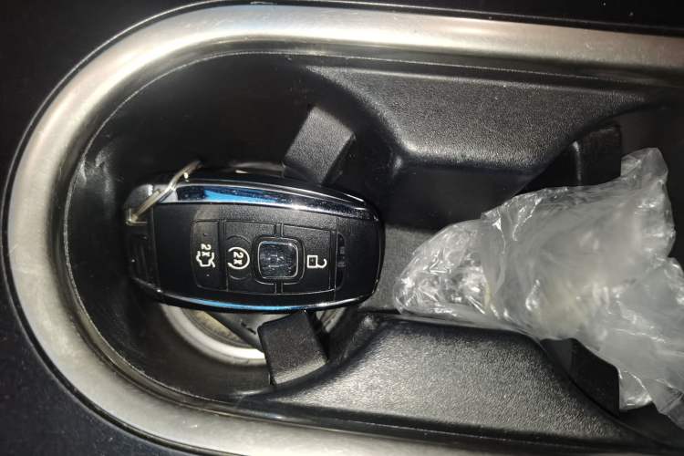 Used Lincoln MKC 2017 2.0T Two-Wheel Drive Deluxe Edition Vehicle Key