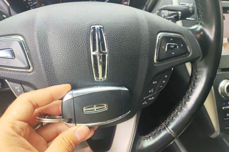 Used Lincoln MKC 2017 2.0T Two-Wheel Drive Deluxe Edition Vehicle Key