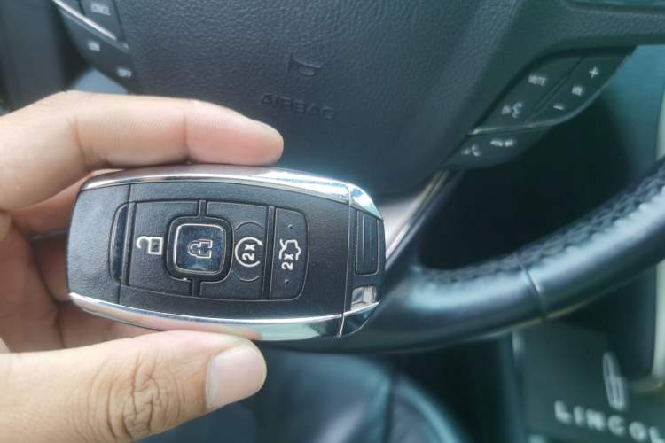 Used Lincoln MKC 2017 2.0T Two-Wheel Drive Deluxe Edition Vehicle Key