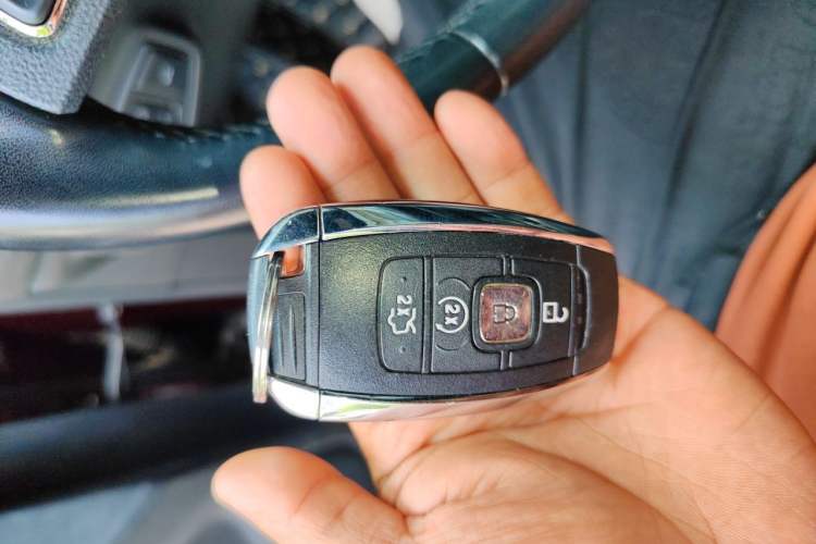 Used Lincoln MKC 2017 2.0T Two-Wheel Drive Deluxe Edition Vehicle Key