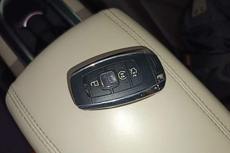 Used Lincoln MKC 2017 2.0T Two-Wheel-Drive Luxury Edition Vehicle Key