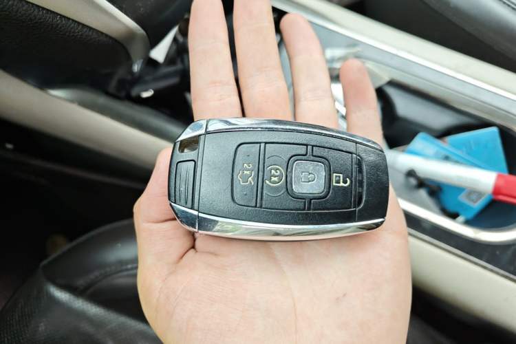 Used Lincoln MKC 2017 2.0T Two-Wheel-Drive Luxury Edition Vehicle Key