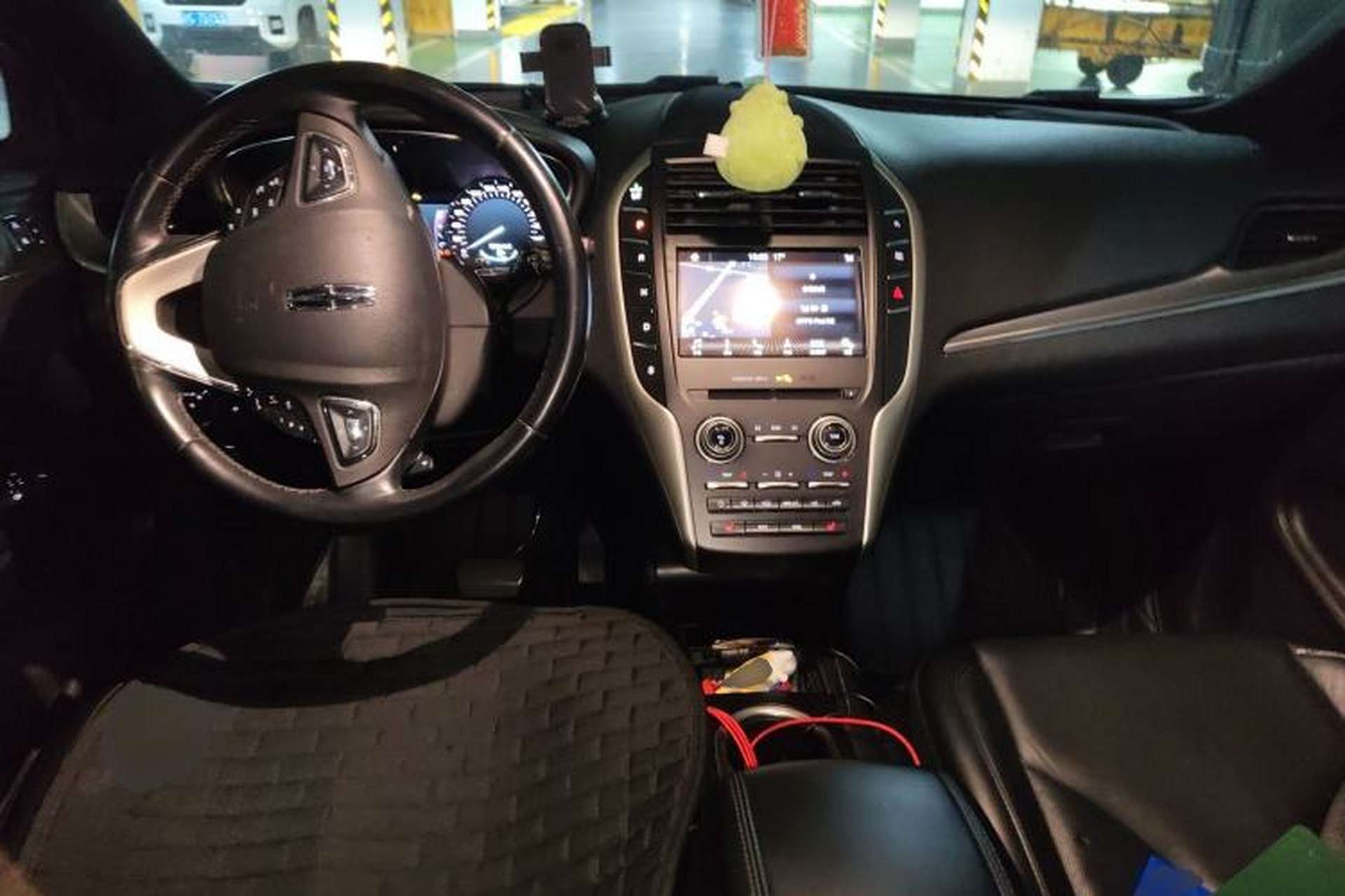 Used Lincoln MKC 2017 2.0T Two-Wheel Drive Deluxe Edition Center Console