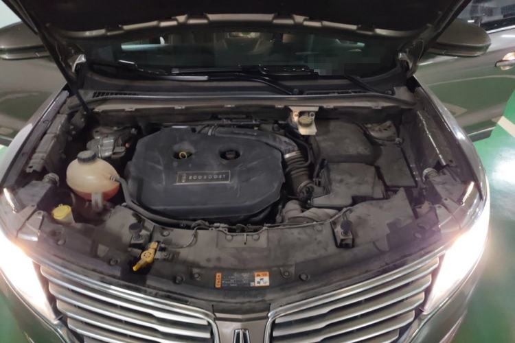 Used Lincoln MKC 2017 2.0T Two-Wheel Drive Deluxe Edition Engine Bay