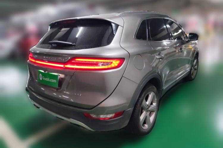 Used Lincoln MKC 2017 2.0T Two-Wheel Drive Deluxe Edition Rear Right 45 Deg
