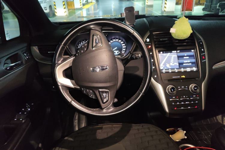 Used Lincoln MKC 2017 2.0T Two-Wheel Drive Deluxe Edition Steering Wheel