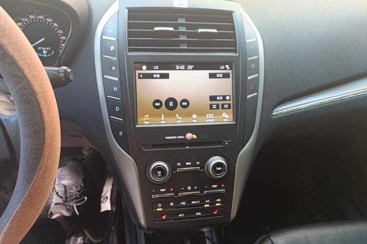 Used Lincoln MKC 2017 2.0T Two-Wheel Drive Deluxe Edition Audio And AC Panel