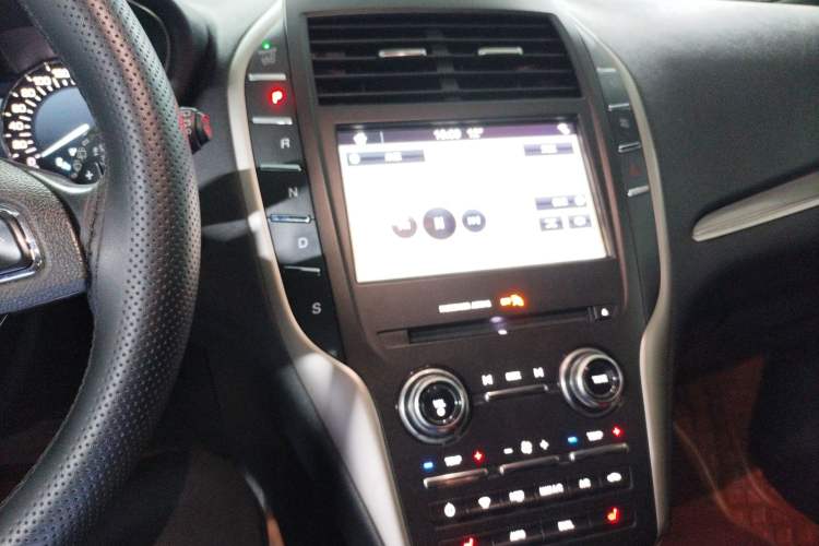 Used Lincoln MKC 2017 2.0T Two-Wheel Drive Deluxe Edition Audio And AC Panel