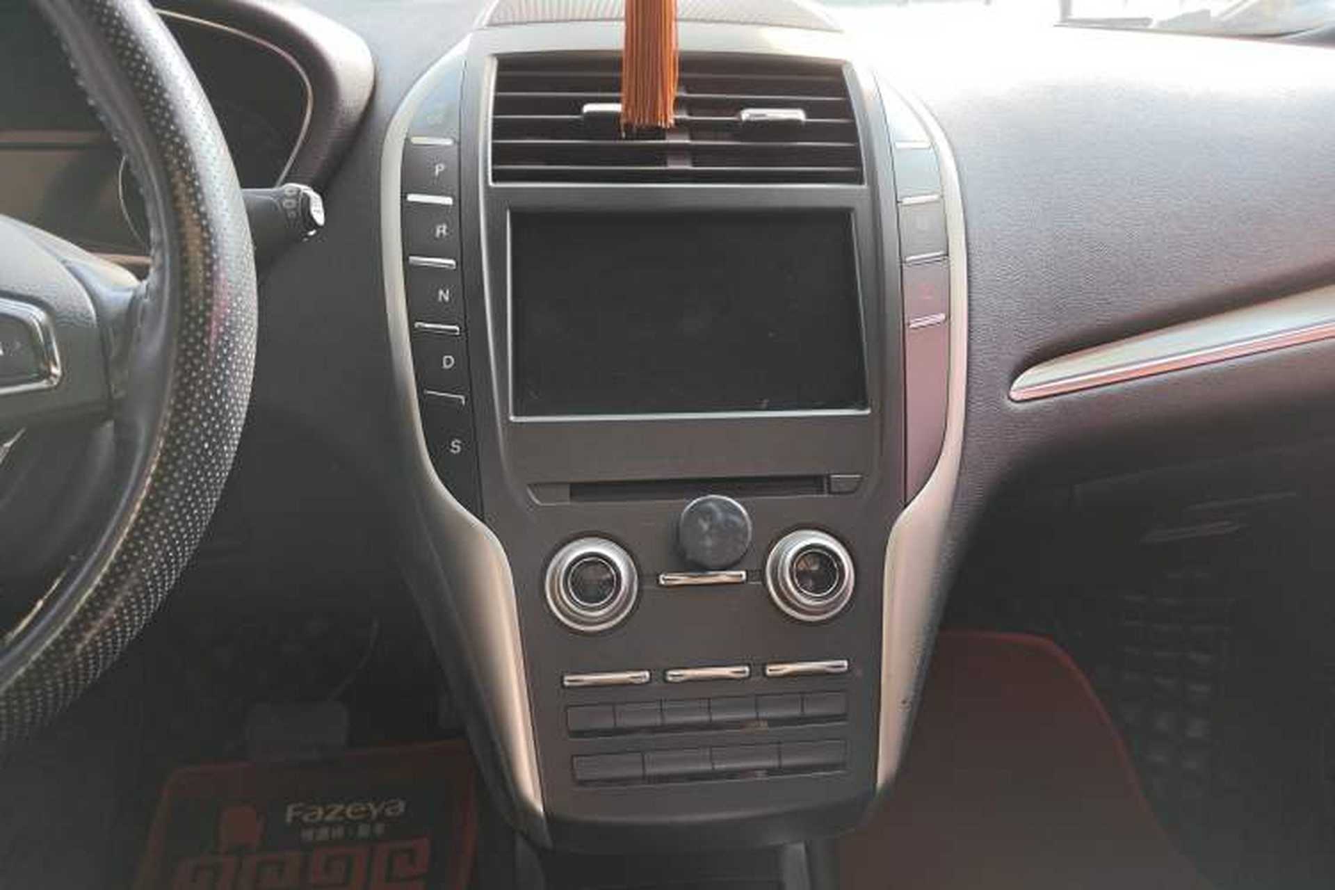 Used Lincoln MKC 2017 2.0T Two-Wheel Drive Deluxe Edition Audio And AC Panel