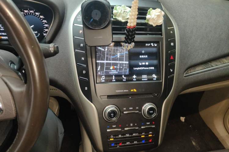 Used Lincoln MKC 2017 2.0T Two-Wheel-Drive Luxury Edition Audio And AC Panel