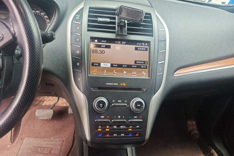 Used Lincoln MKC 2017 2.0T Four-Wheel Drive Prestige Edition Audio And AC Panel