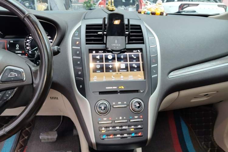 Used Lincoln MKC 2017 2.0T Two-Wheel-Drive Luxury Edition Audio And AC Panel