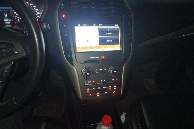 Used Lincoln MKC 2017 2.0T Two-Wheel Drive Deluxe Edition Audio And AC Panel