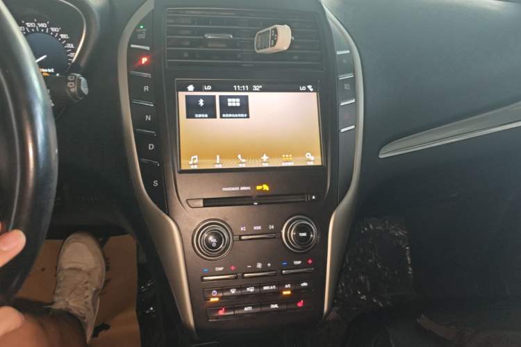Used Lincoln MKC 2017 2.0T Two-Wheel Drive Deluxe Edition Audio And AC Panel