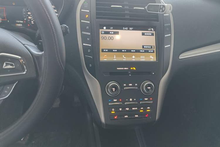 Used Lincoln MKC 2017 2.0T Two-Wheel Drive Deluxe Edition Audio And AC Panel