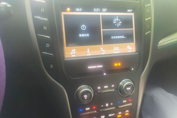 Used Lincoln MKC 2017 2.0T Two-Wheel Drive Zunyue Edition Audio And AC Panel