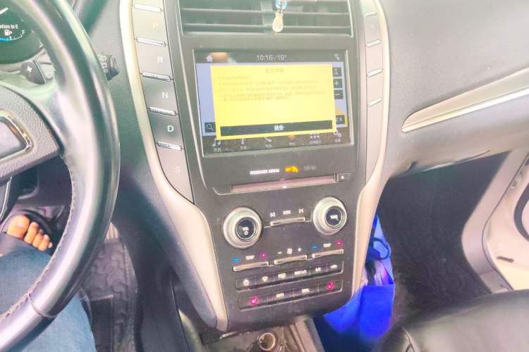 Used Lincoln MKC 2017 2.0T Two-Wheel Drive Deluxe Edition Audio And AC Panel