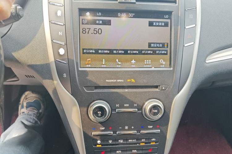 Used Lincoln MKC 2017 2.0T Two-Wheel Drive Deluxe Edition Audio And AC Panel