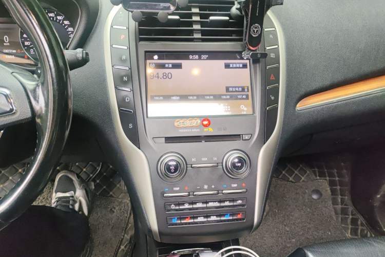 Used Lincoln MKC 2017 2.0T Two-Wheel-Drive Luxury Edition Audio And AC Panel