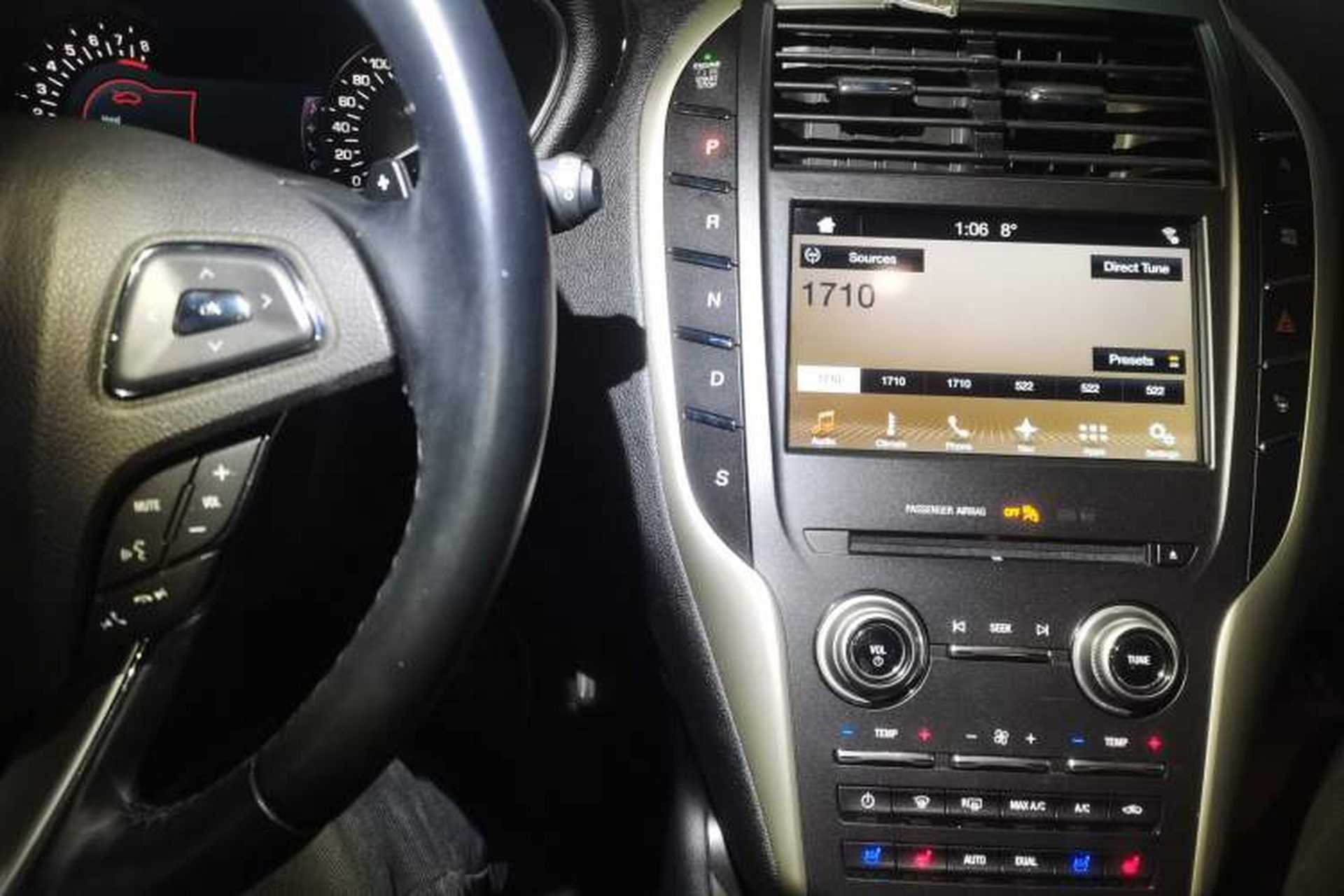 Used Lincoln MKC 2017 2.0T Four-Wheel Drive Zunya Edition Audio And AC Panel
