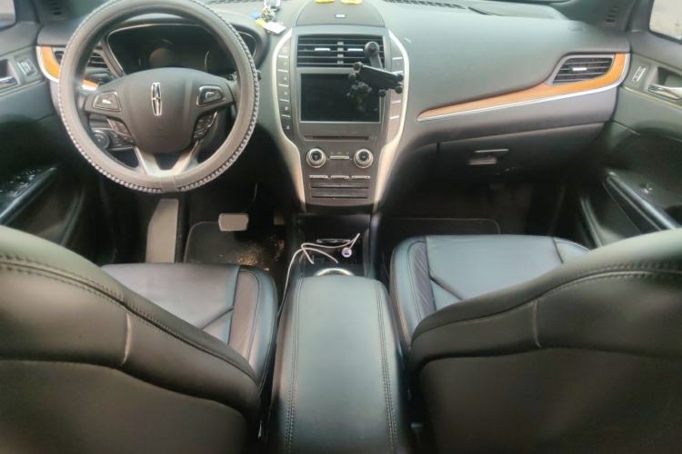 Used Lincoln MKC 2017 2.0T Four-Wheel Drive Zunya Edition Center Console