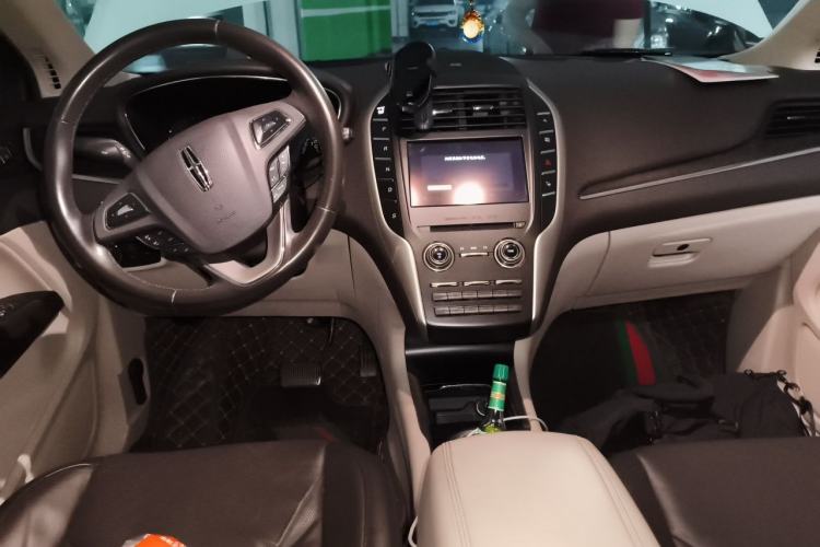 Used Lincoln MKC 2017 2.0T Two-Wheel-Drive Luxury Edition Center Console