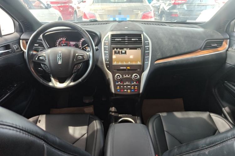 Used Lincoln MKC 2017 2.0T Two-Wheel-Drive Luxury Edition Center Console